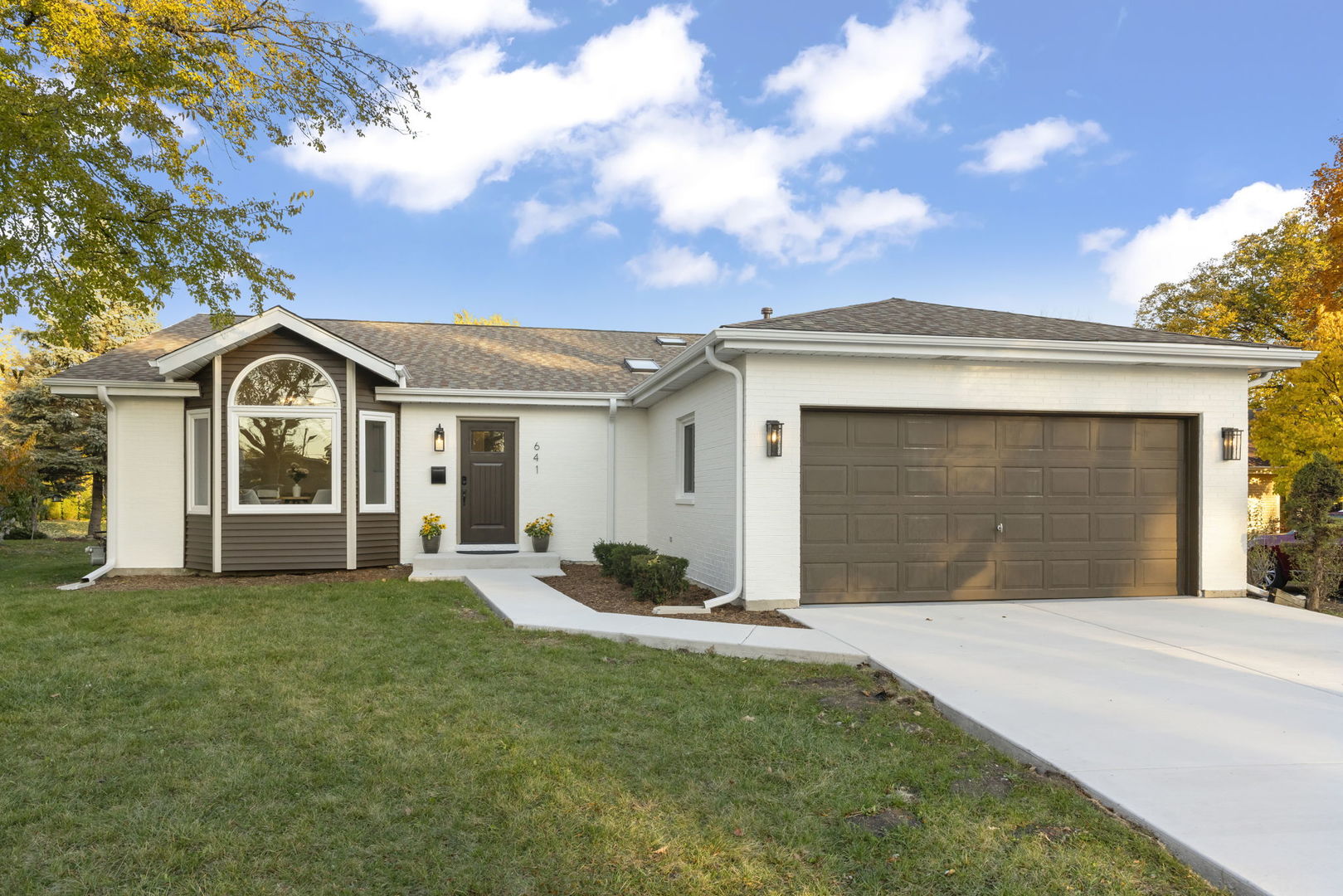 641 N Highview Avenue Property Photo 1