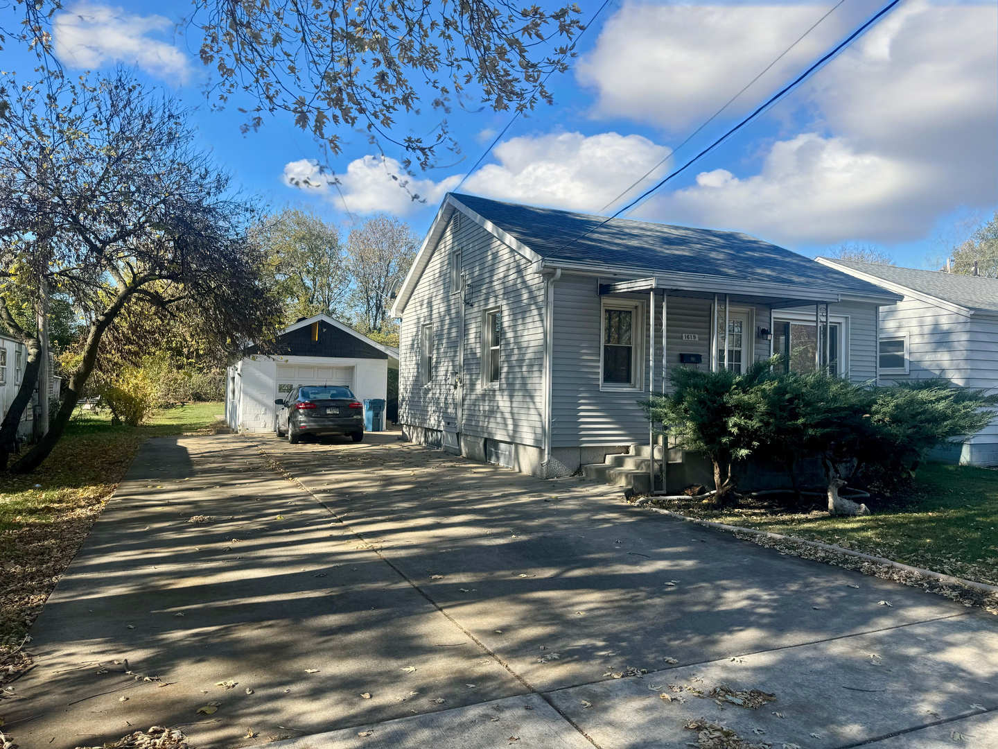 1619 Poplar Street Property Photo 1