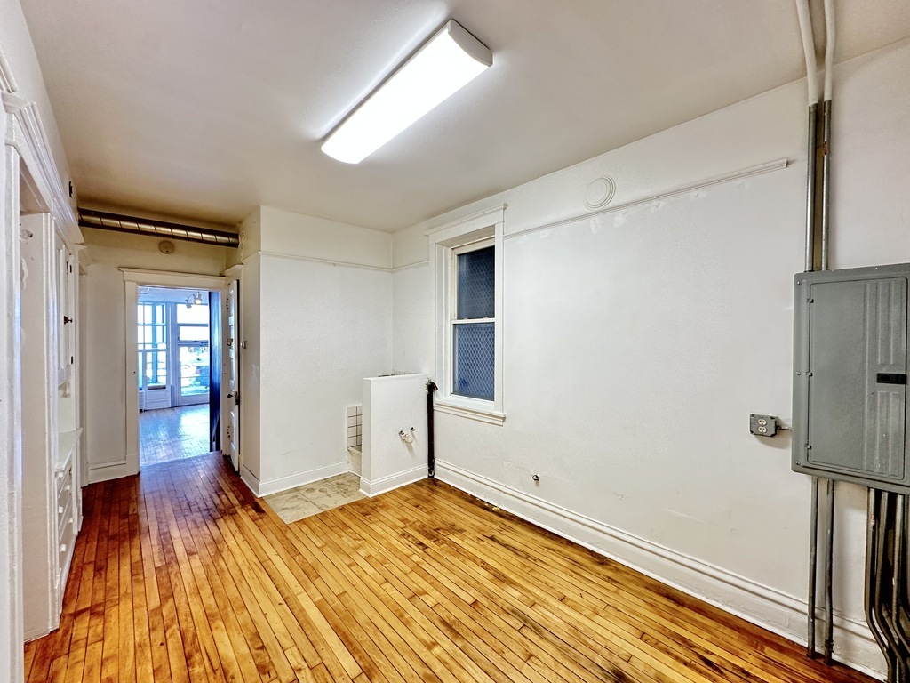 3422 N Lincoln Avenue Store Property Photo 6