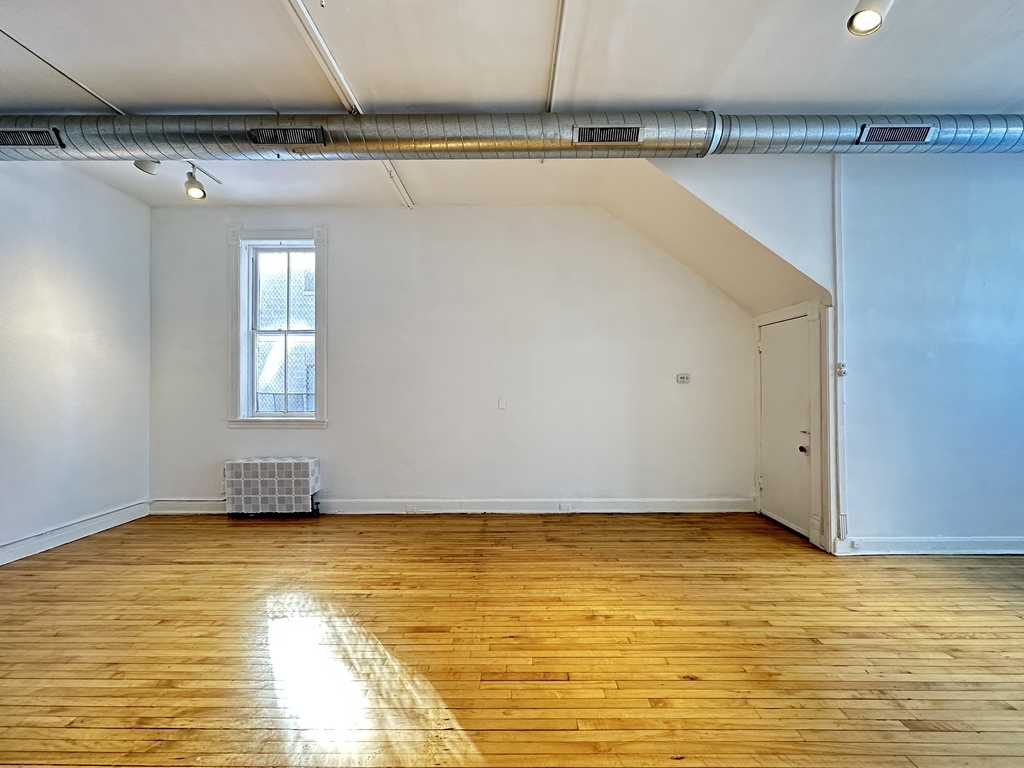 3422 N Lincoln Avenue Store Property Photo 15