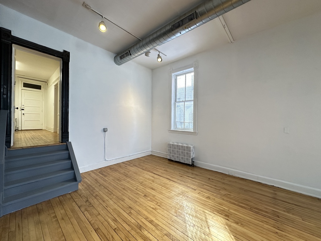 3422 N Lincoln Avenue Store Property Photo 17