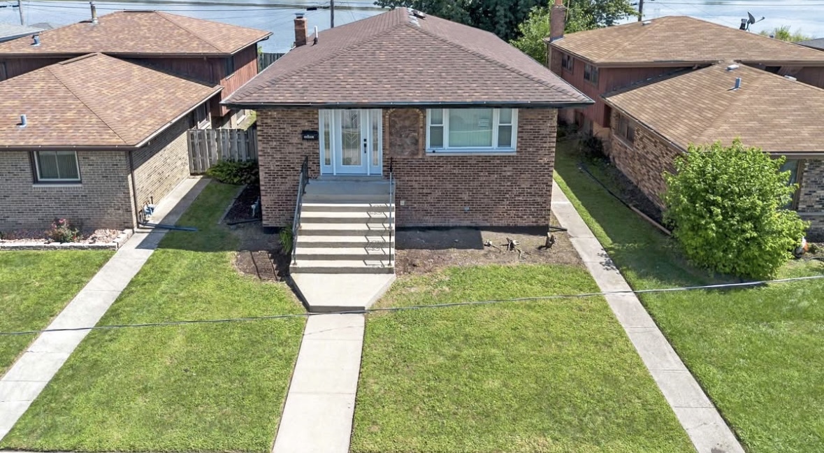 13921 S Manistee Avenue