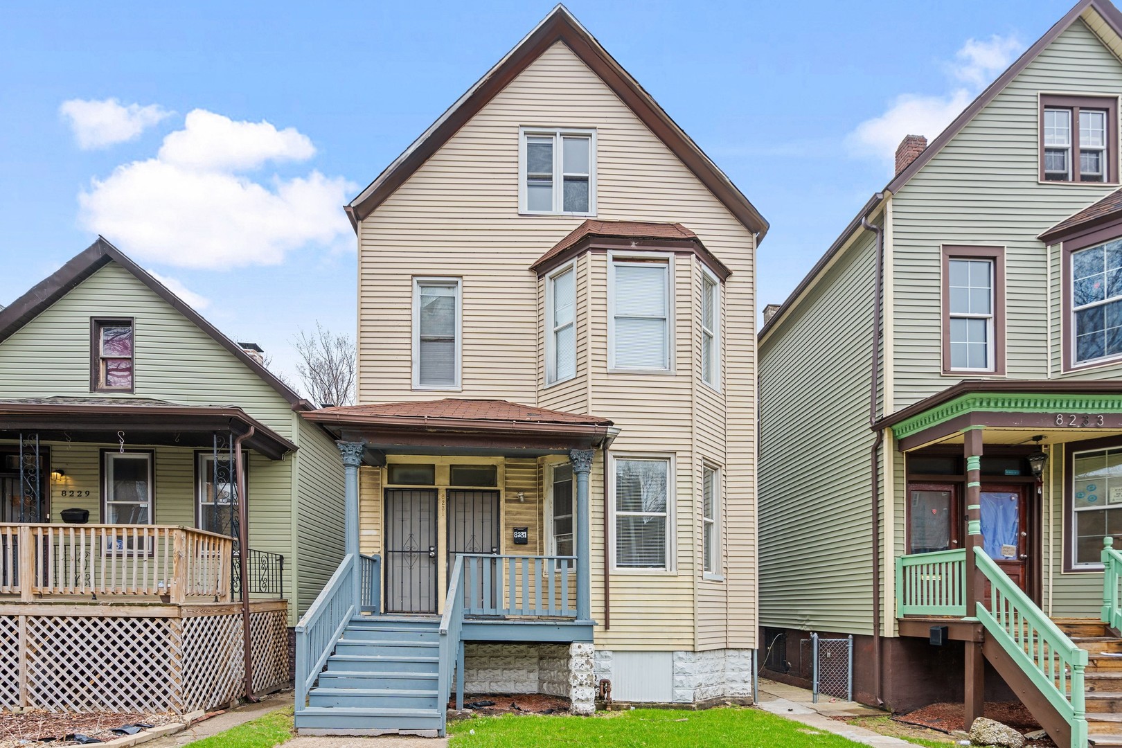 8231 S Coles Avenue Property Photo 1