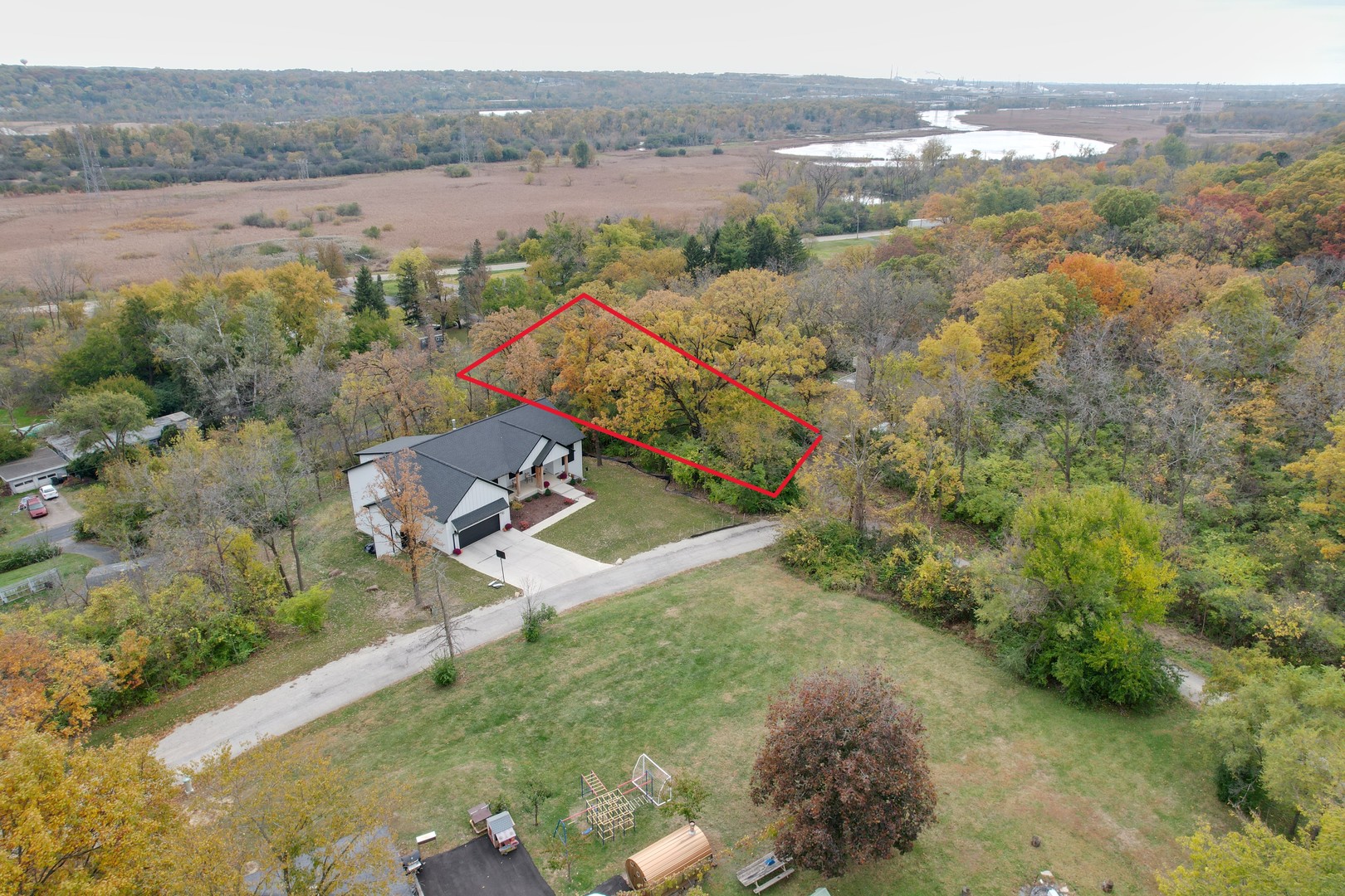 19w680 Dystrup Road Property Photo 4