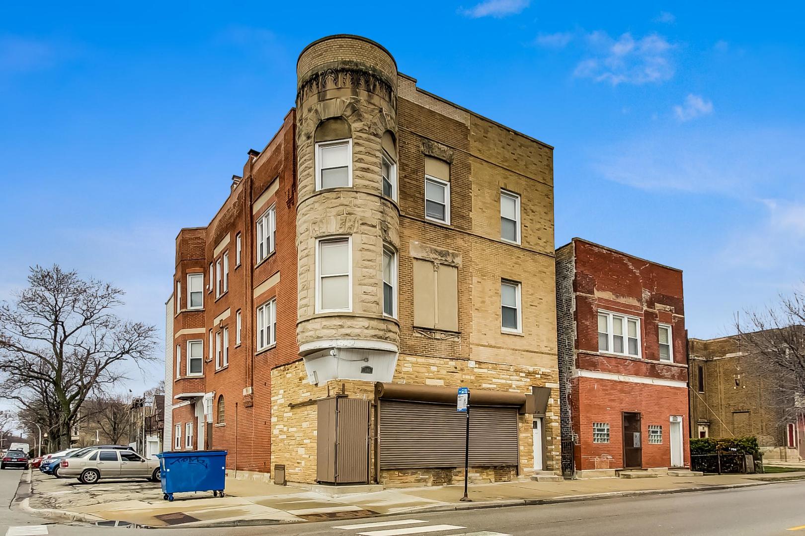 700 N Kedzie Avenue Property Photo 1