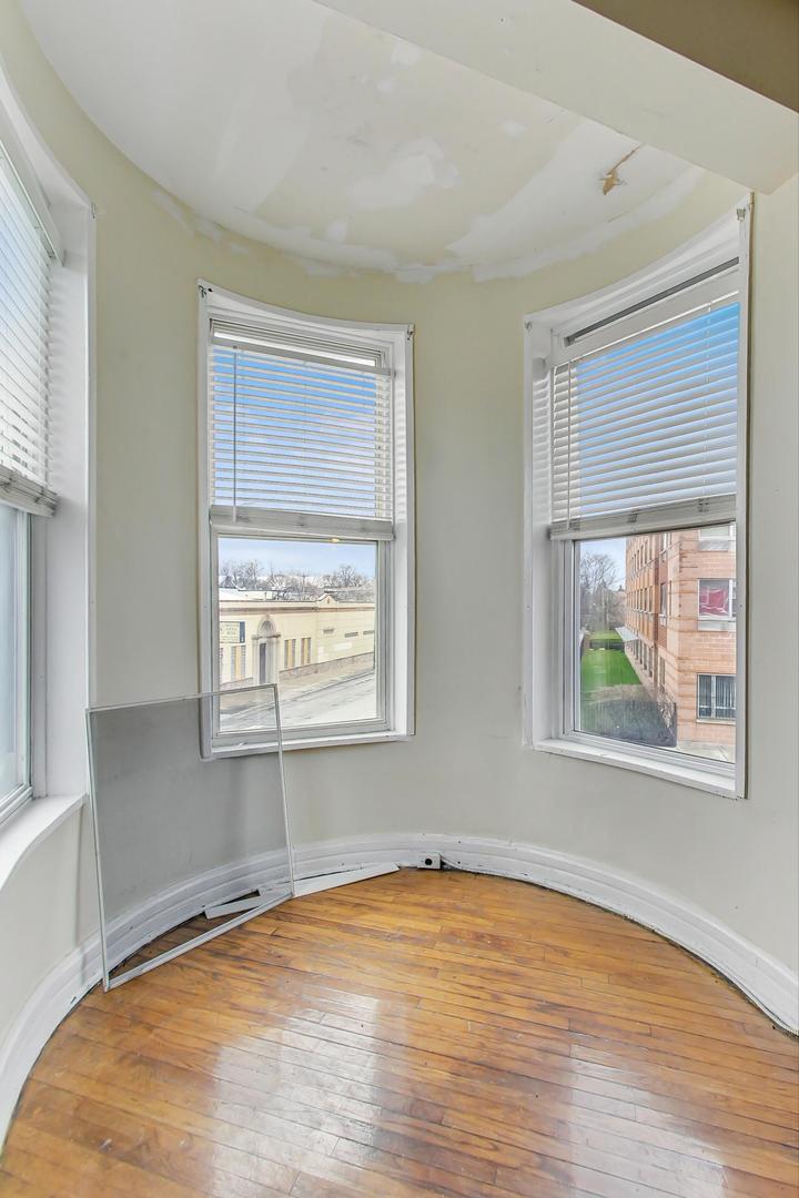 700 N Kedzie Avenue Property Photo 15