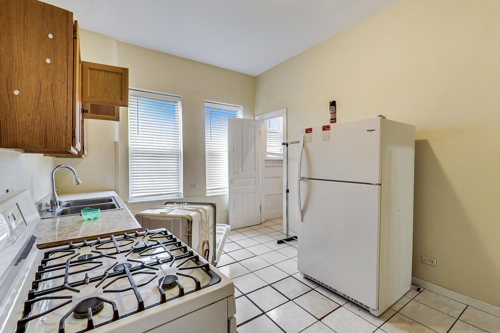 700 N Kedzie Avenue Property Photo 19