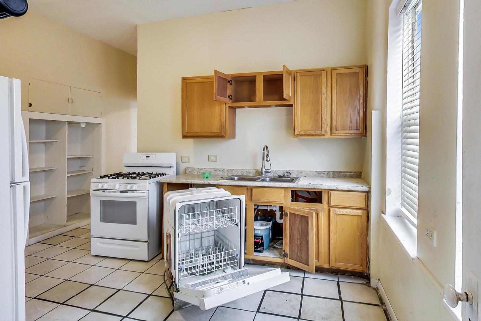 700 N Kedzie Avenue Property Photo 21