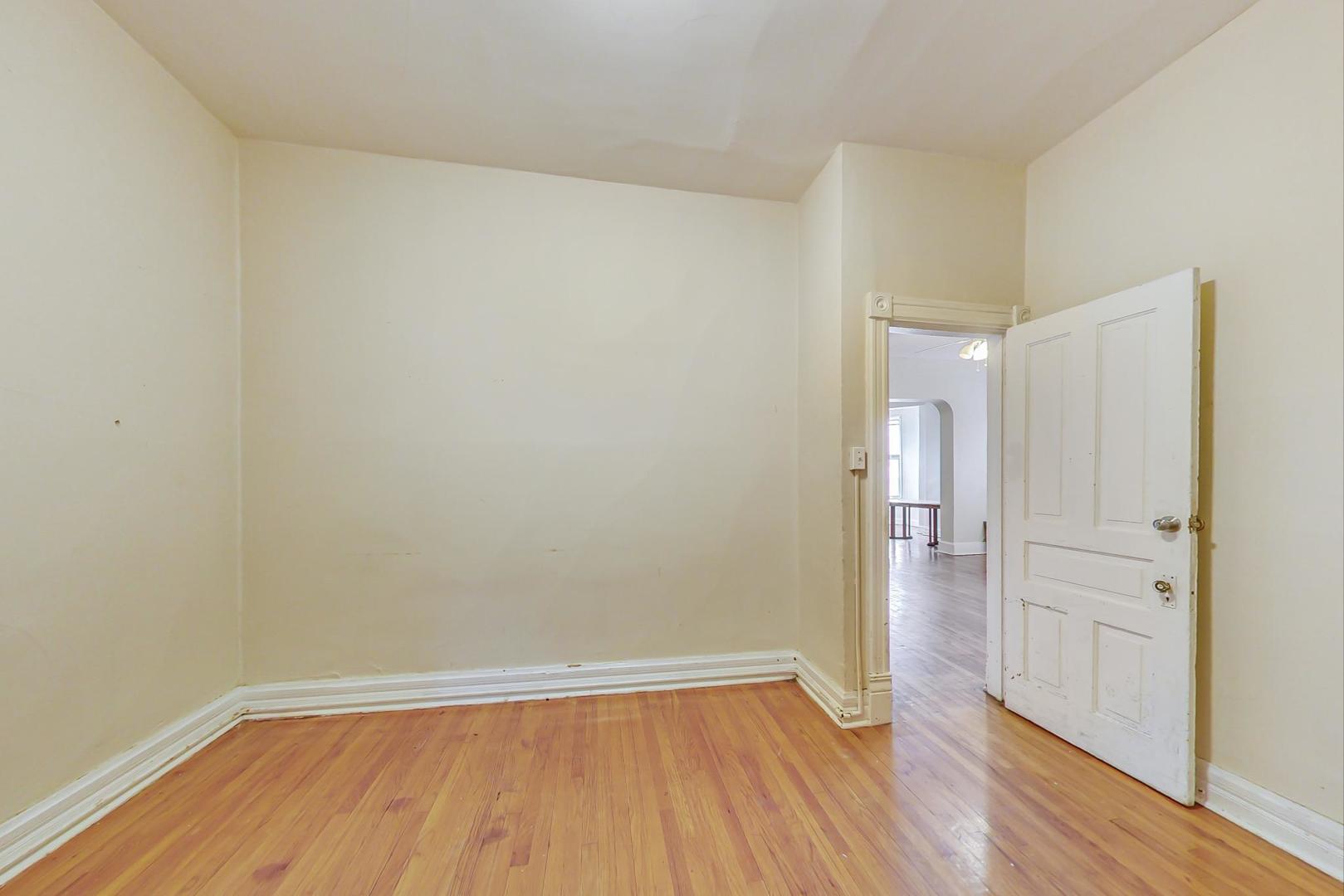 700 N Kedzie Avenue Property Photo 27