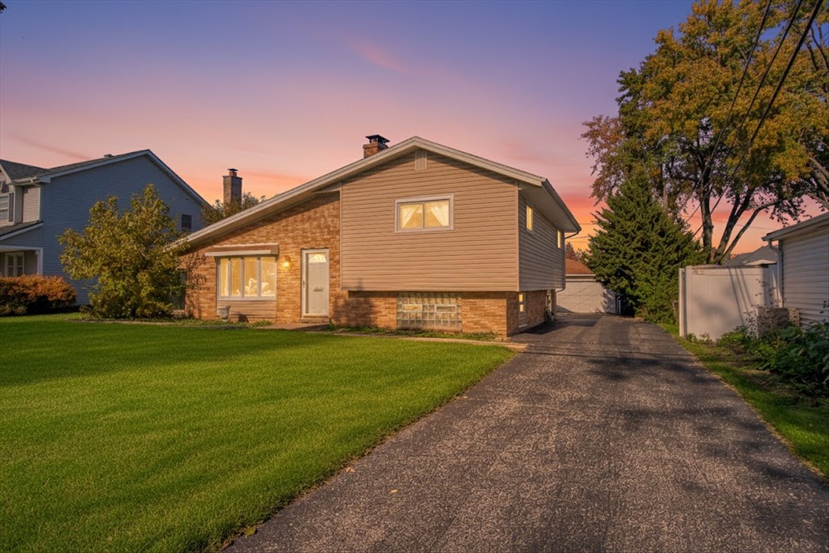 251 W Armitage Avenue Property Photo 1