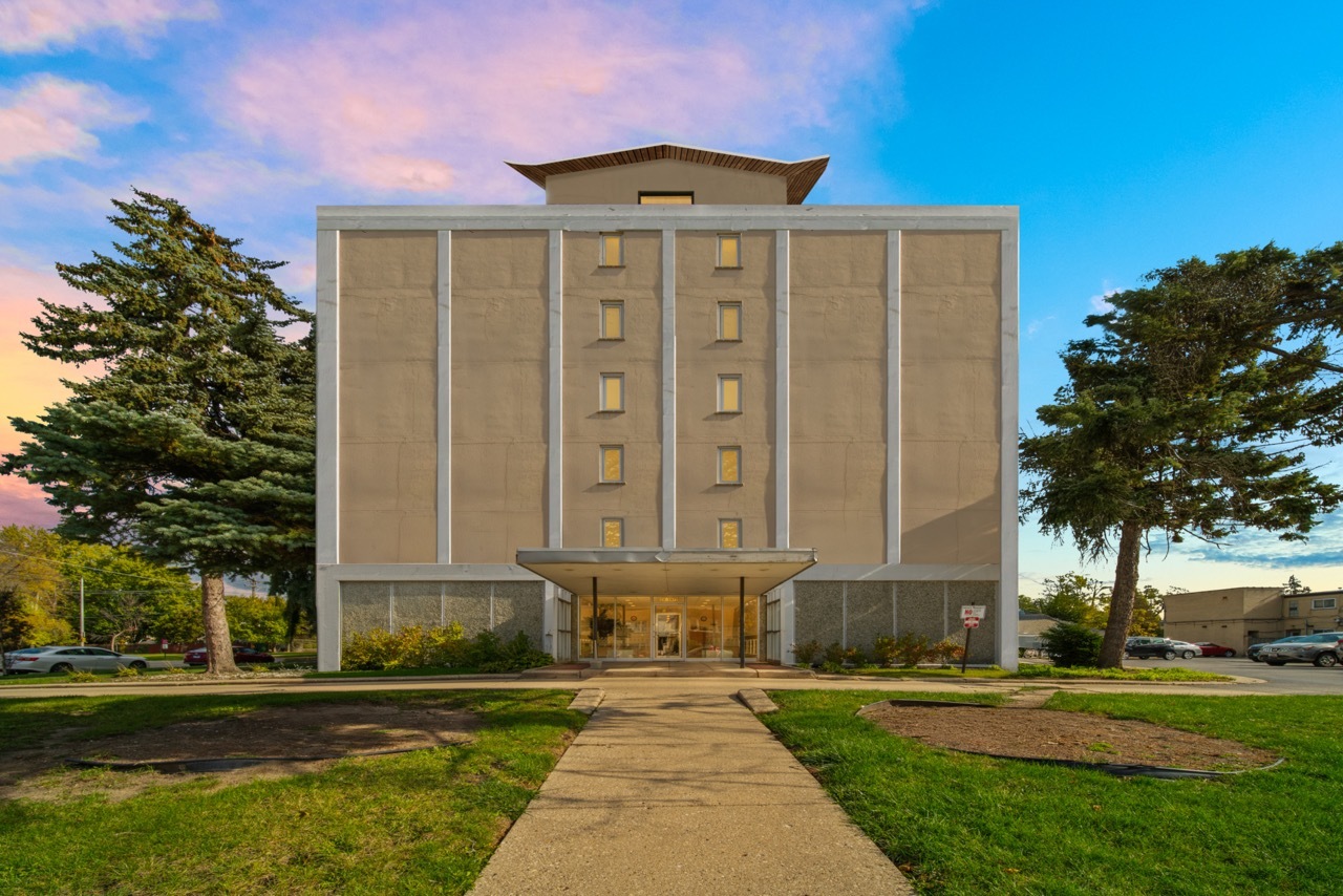 5975 N Odell Avenue 5c Property Photo 1