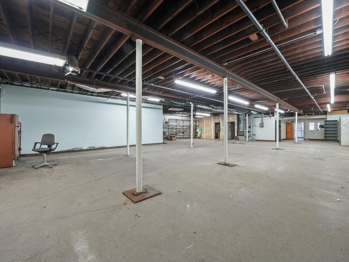 4606 W Cermak Road Property Photo 9