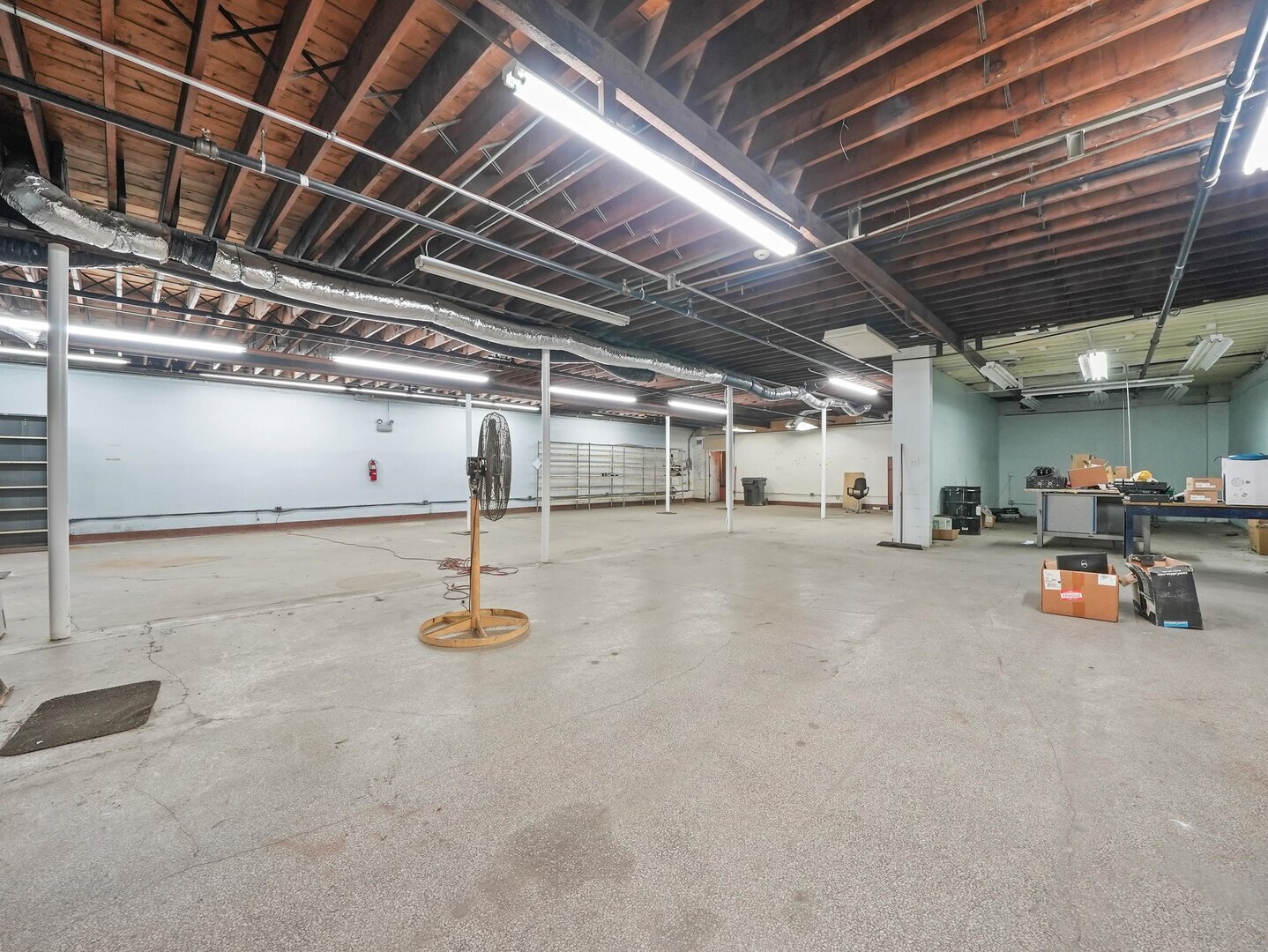 4606 W Cermak Road Property Photo 16