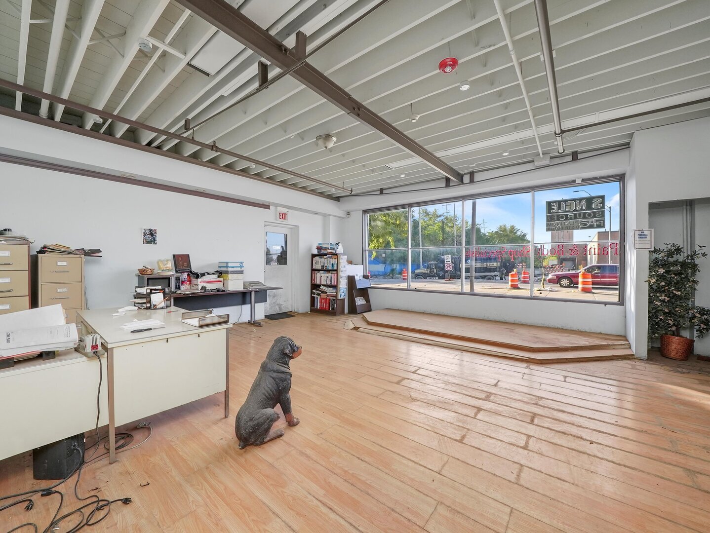 4606 W Cermak Road Property Photo 22