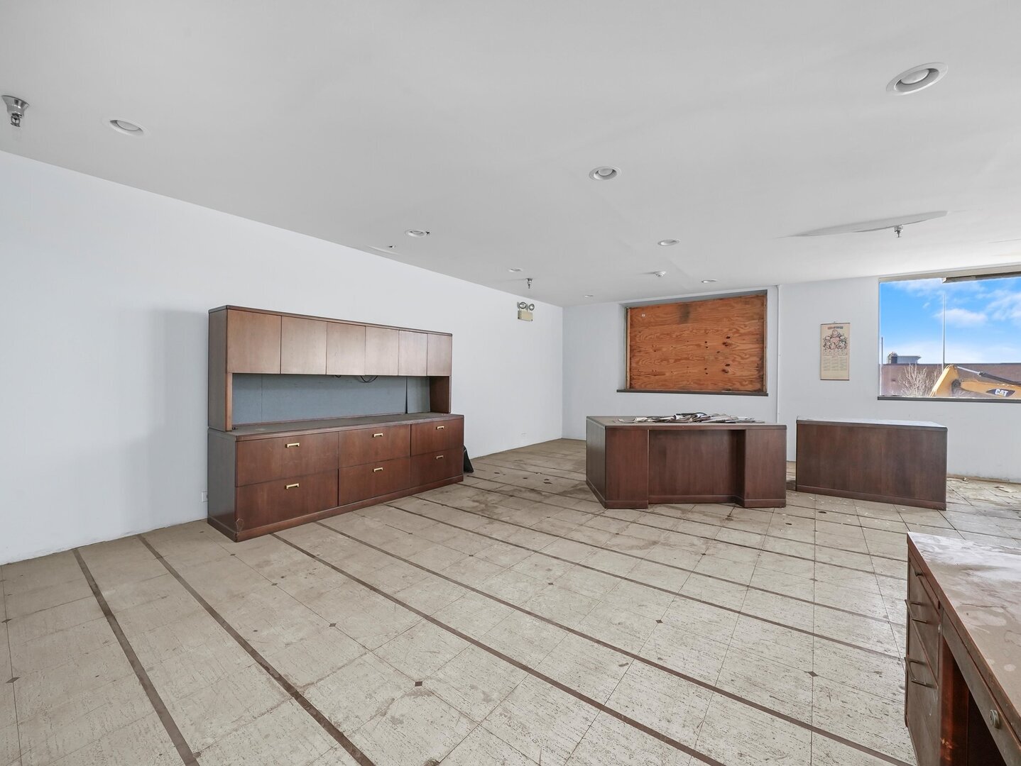 4606 W Cermak Road Property Photo 33