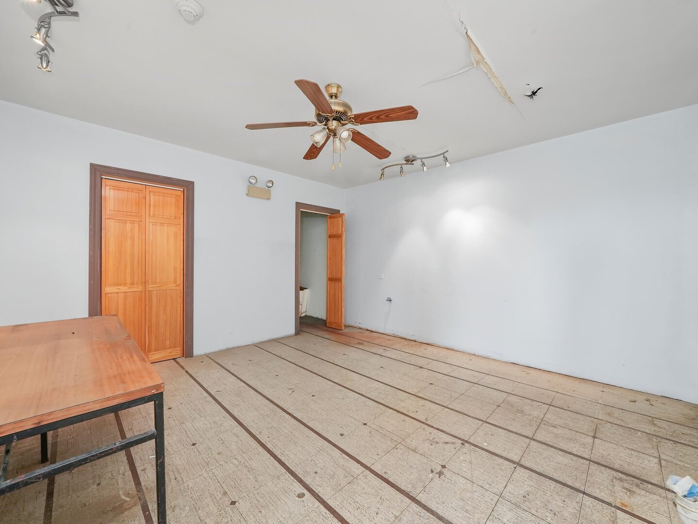 4606 W Cermak Road Property Photo 36