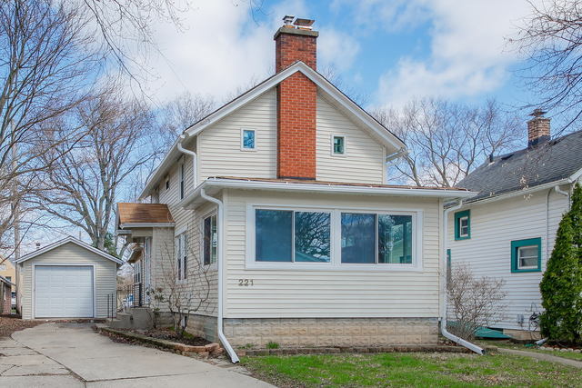 221 Elm Street Property Photo 1