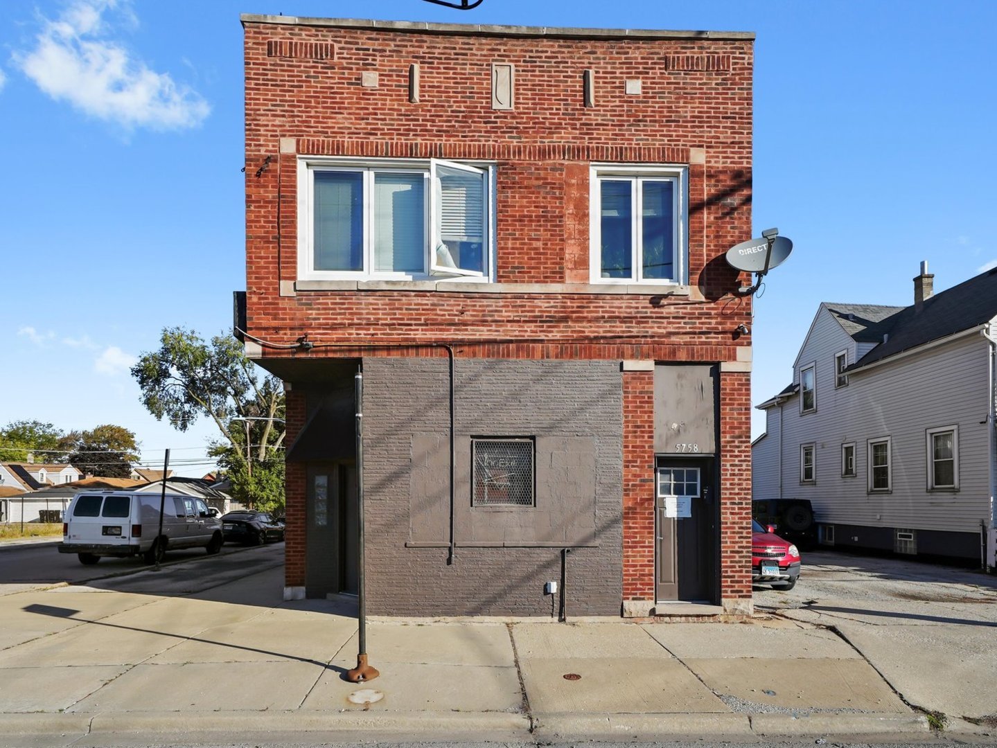5758 W 65th Street Property Photo 4