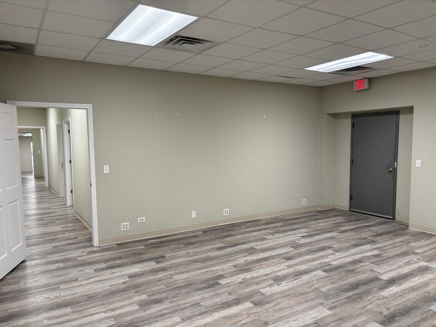 4212 W Irving Park Road Property Photo 16