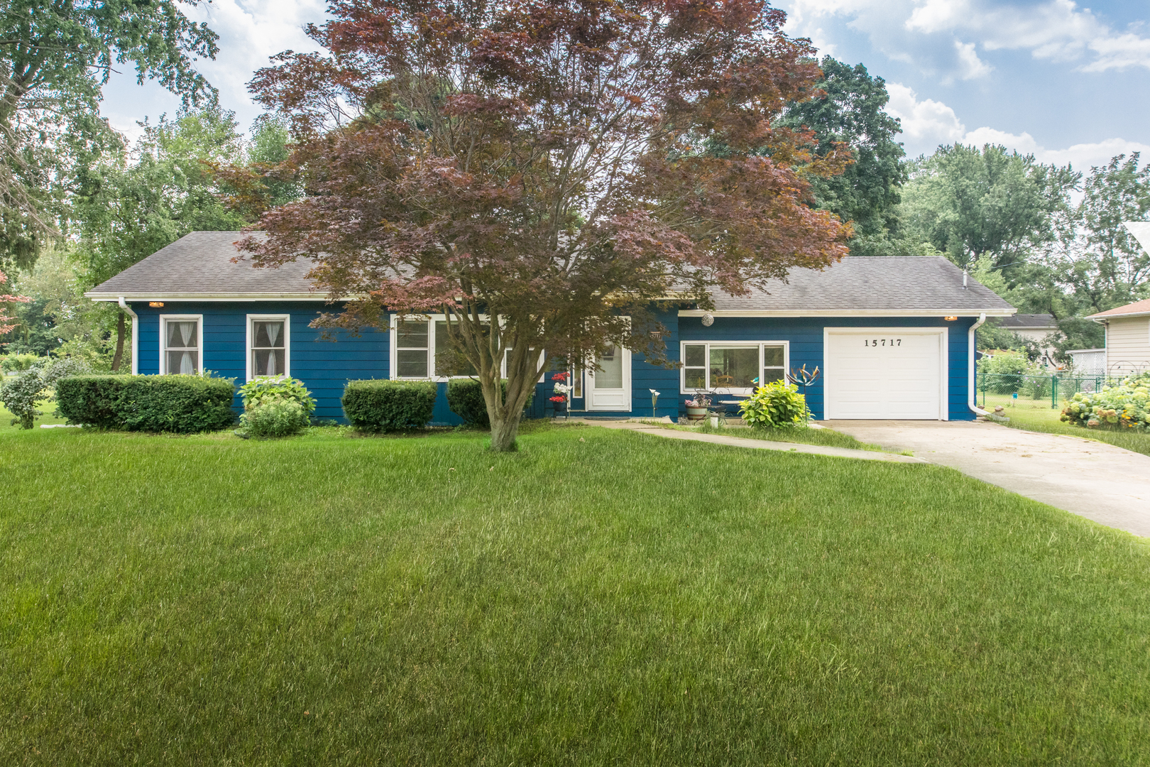 15717 S River Road Property Photo 1