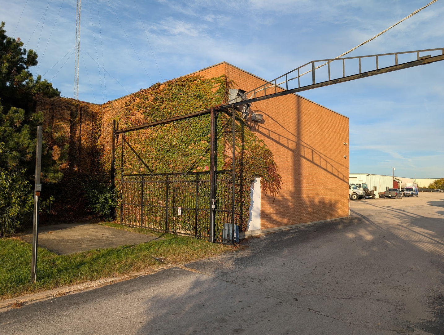11633 S Mayfield Avenue Property Photo 1