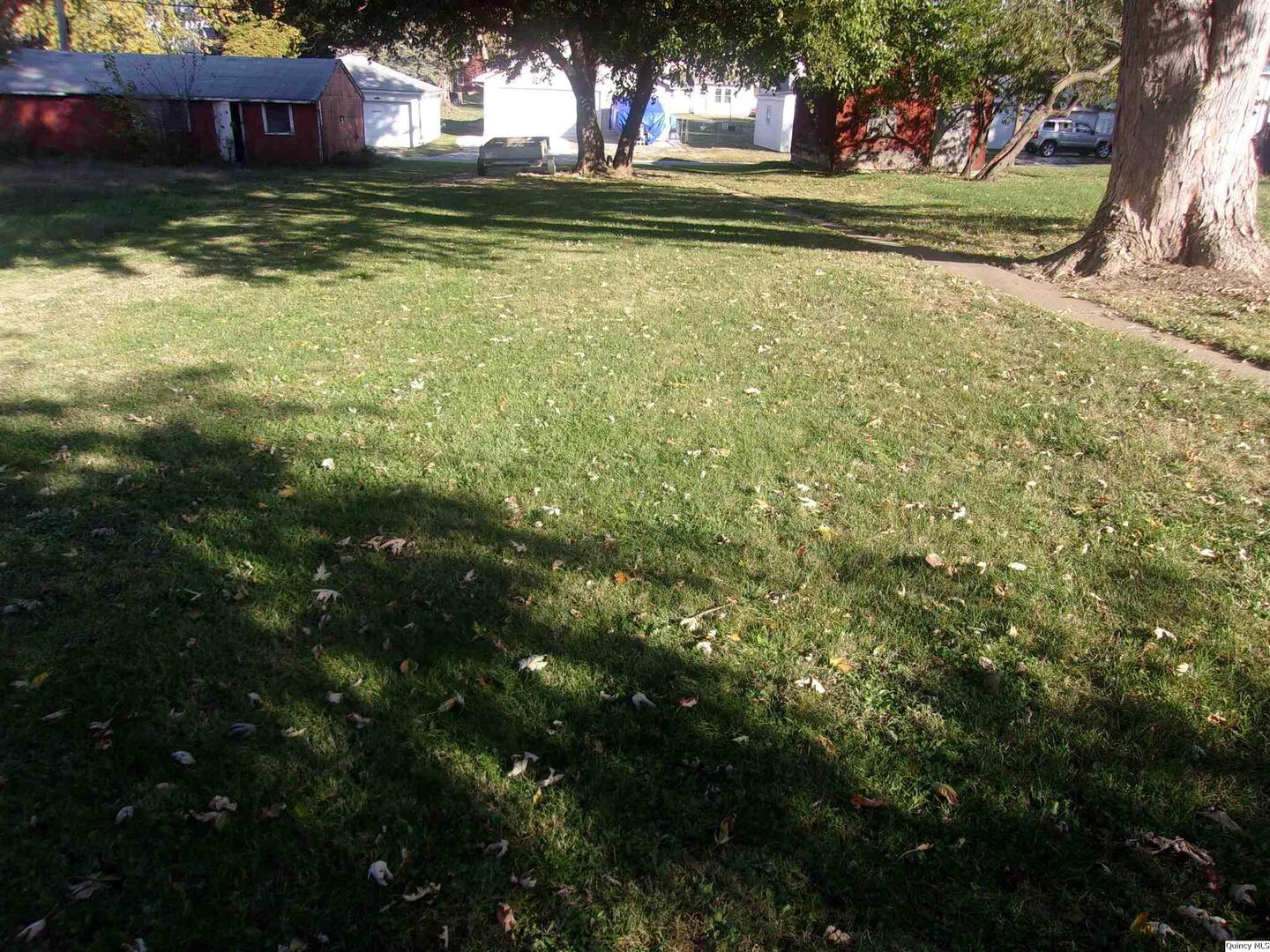 925 Jefferson St Property Photo 3