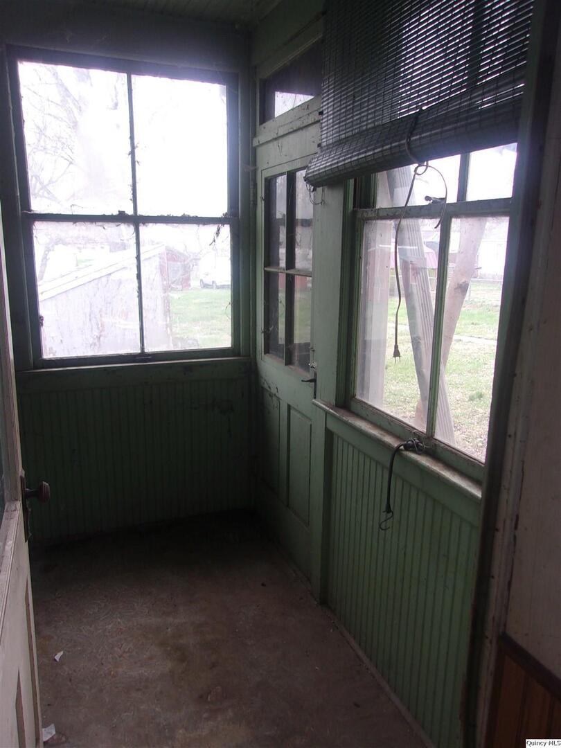 925 Jefferson St Property Photo 7