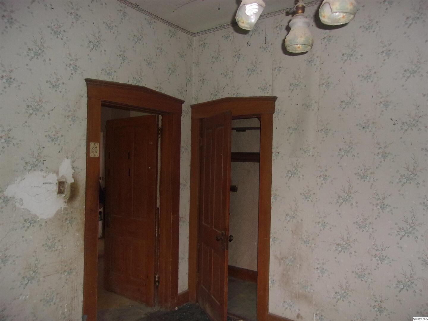 925 Jefferson St Property Photo 11