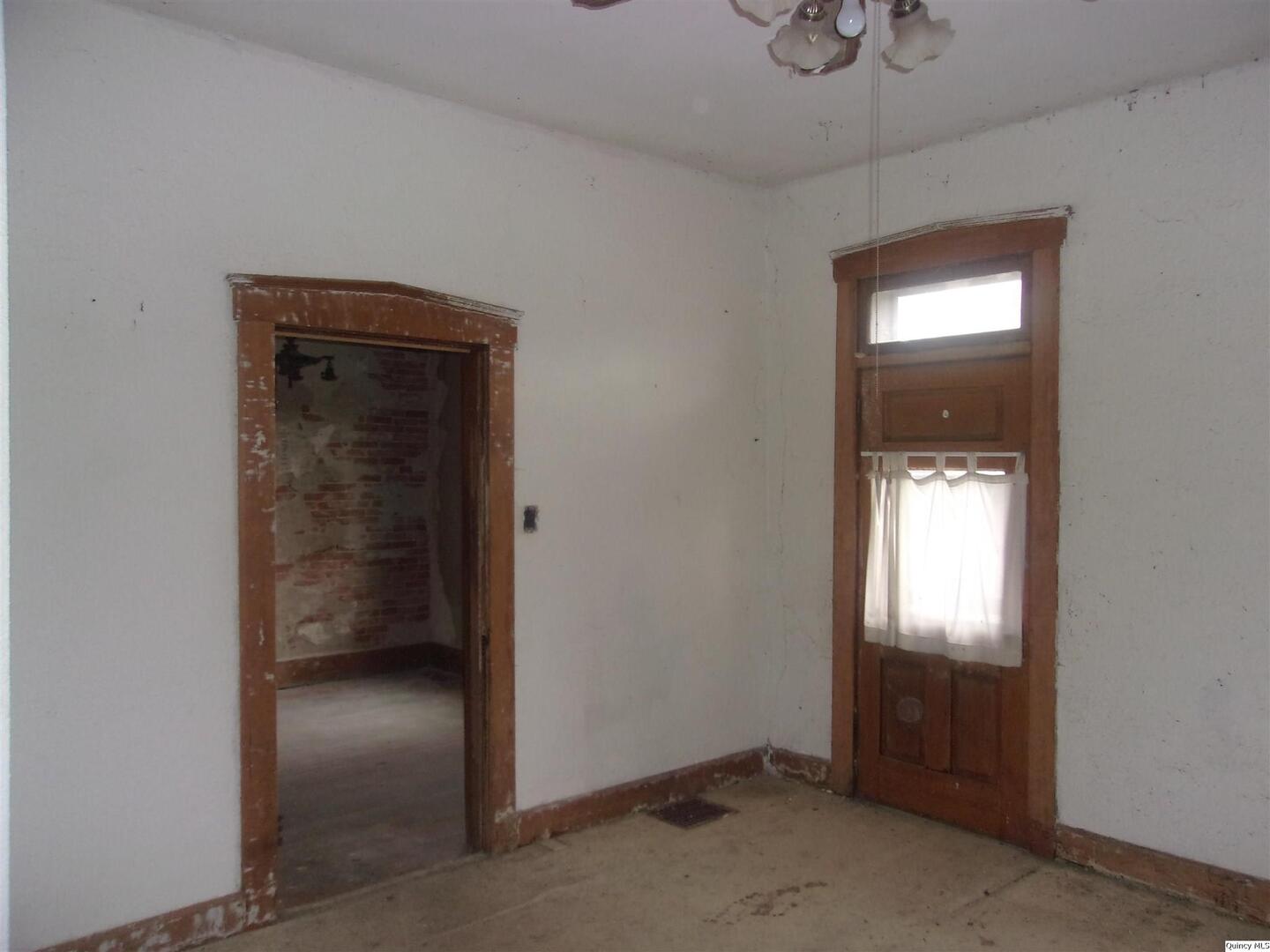 925 Jefferson St Property Photo 12