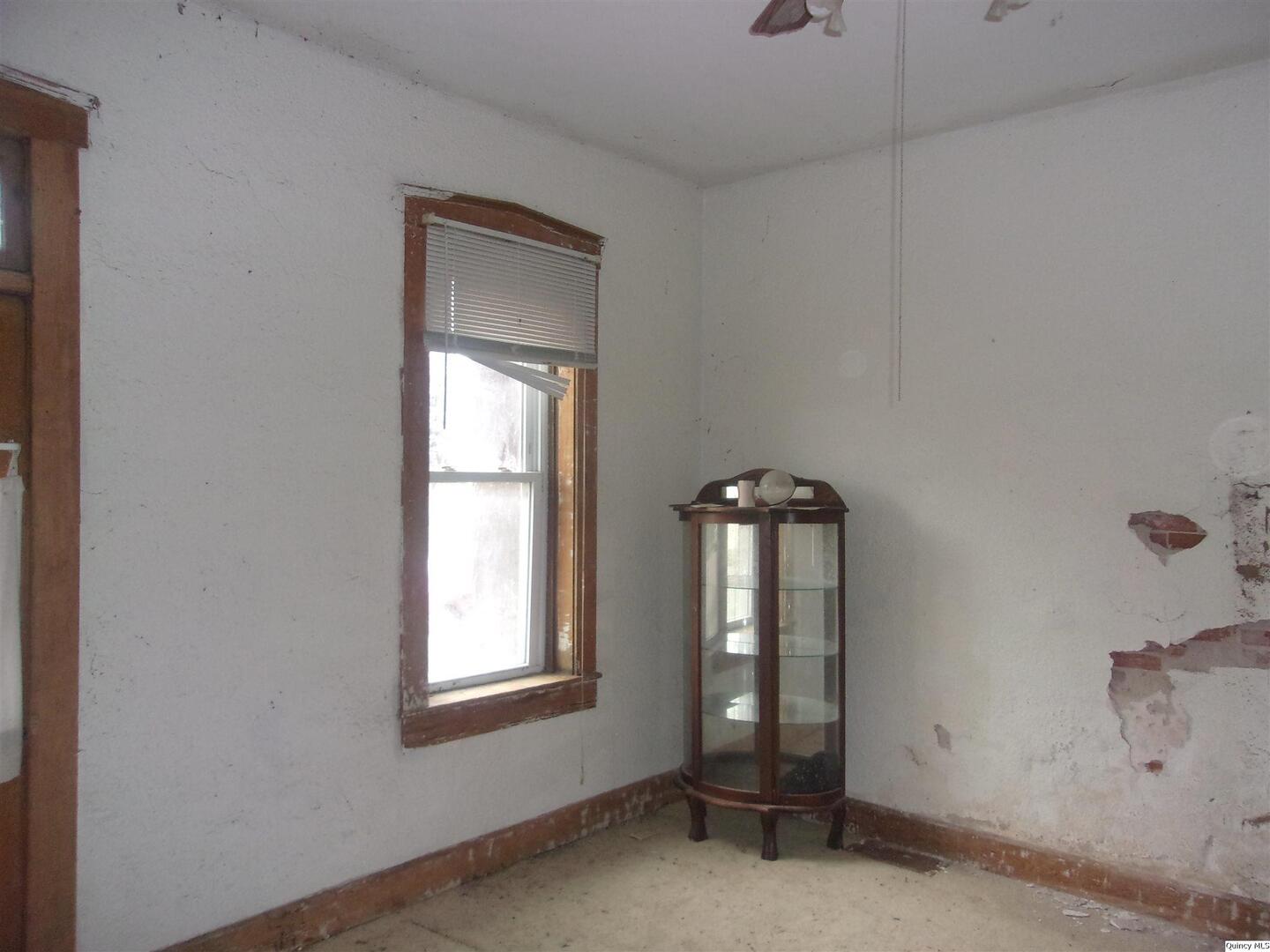 925 Jefferson St Property Photo 13