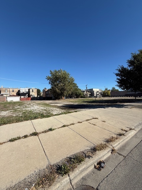 2906 W Madison Street Property Photo 1