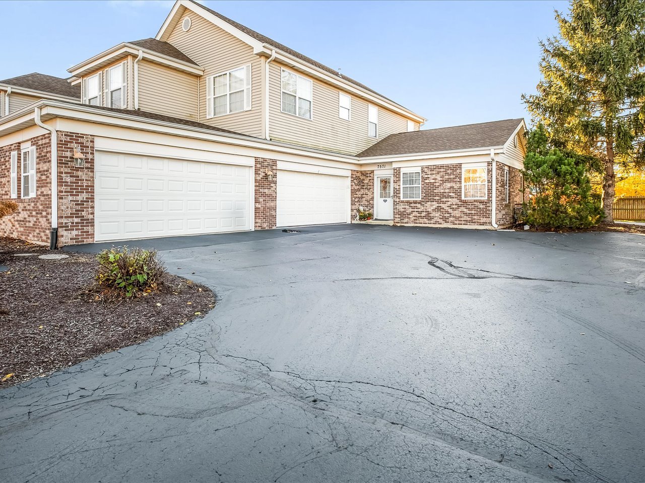 7571 Magnolia Trail 3-b2 Property Photo 1