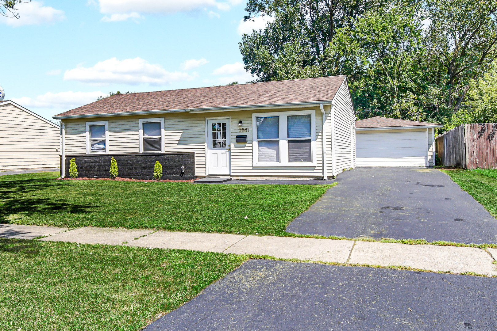 3881 171st Street Property Photo 1