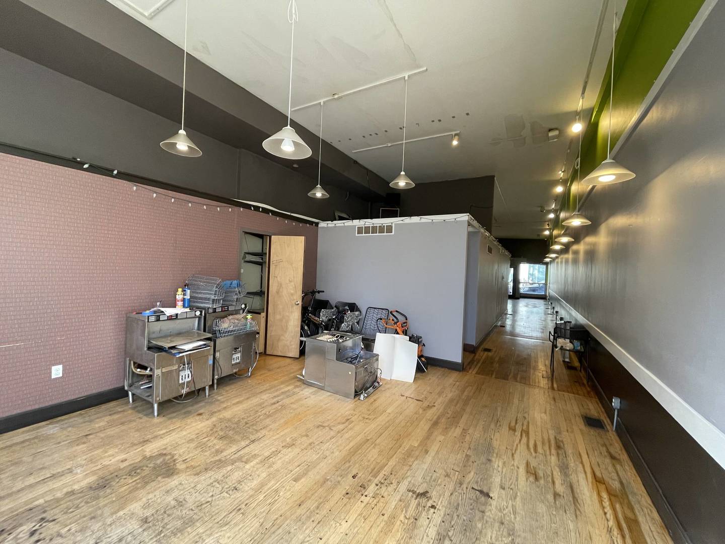116 N Neil Street Property Photo 14