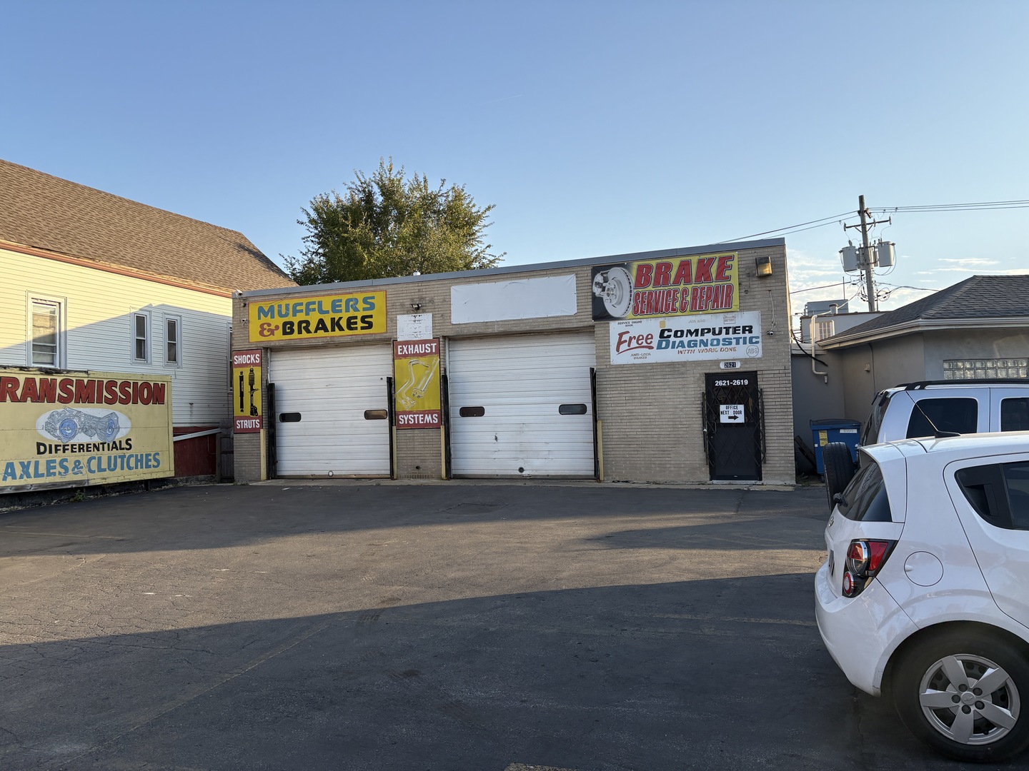 2625 W 47th Street Property Photo 4