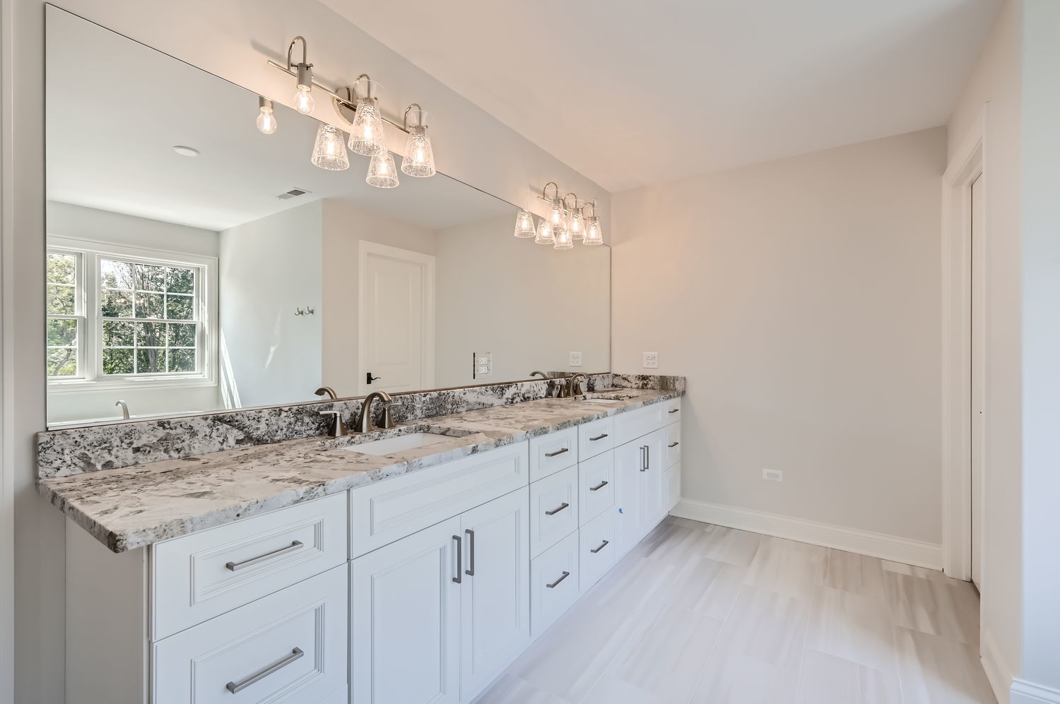 12511538 Property Photo 23