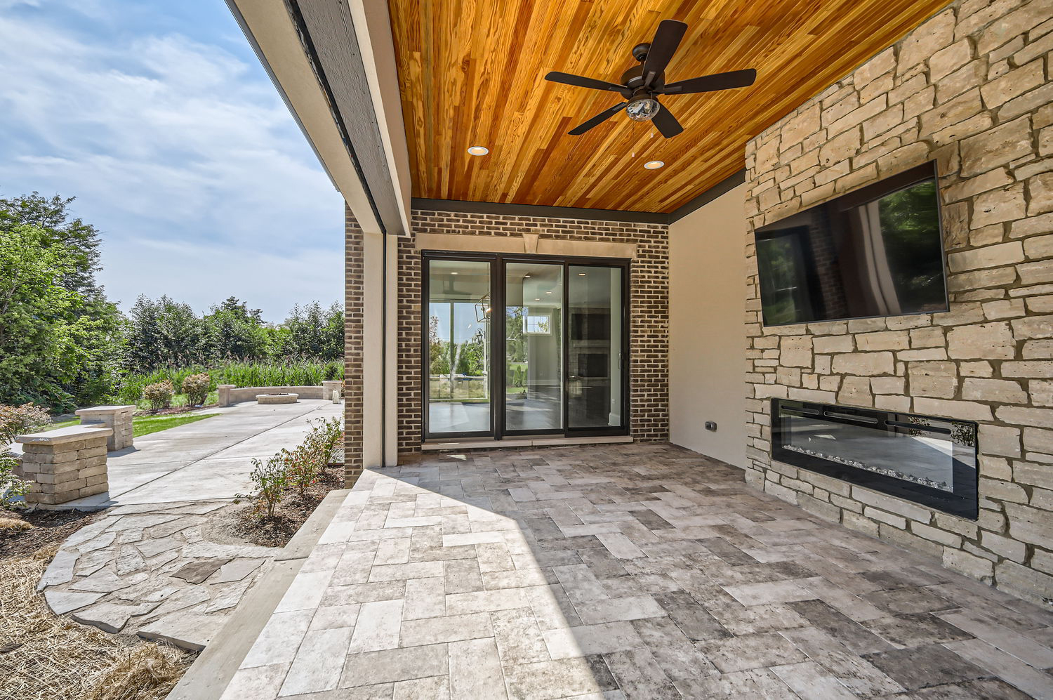 12511538 Property Photo 33