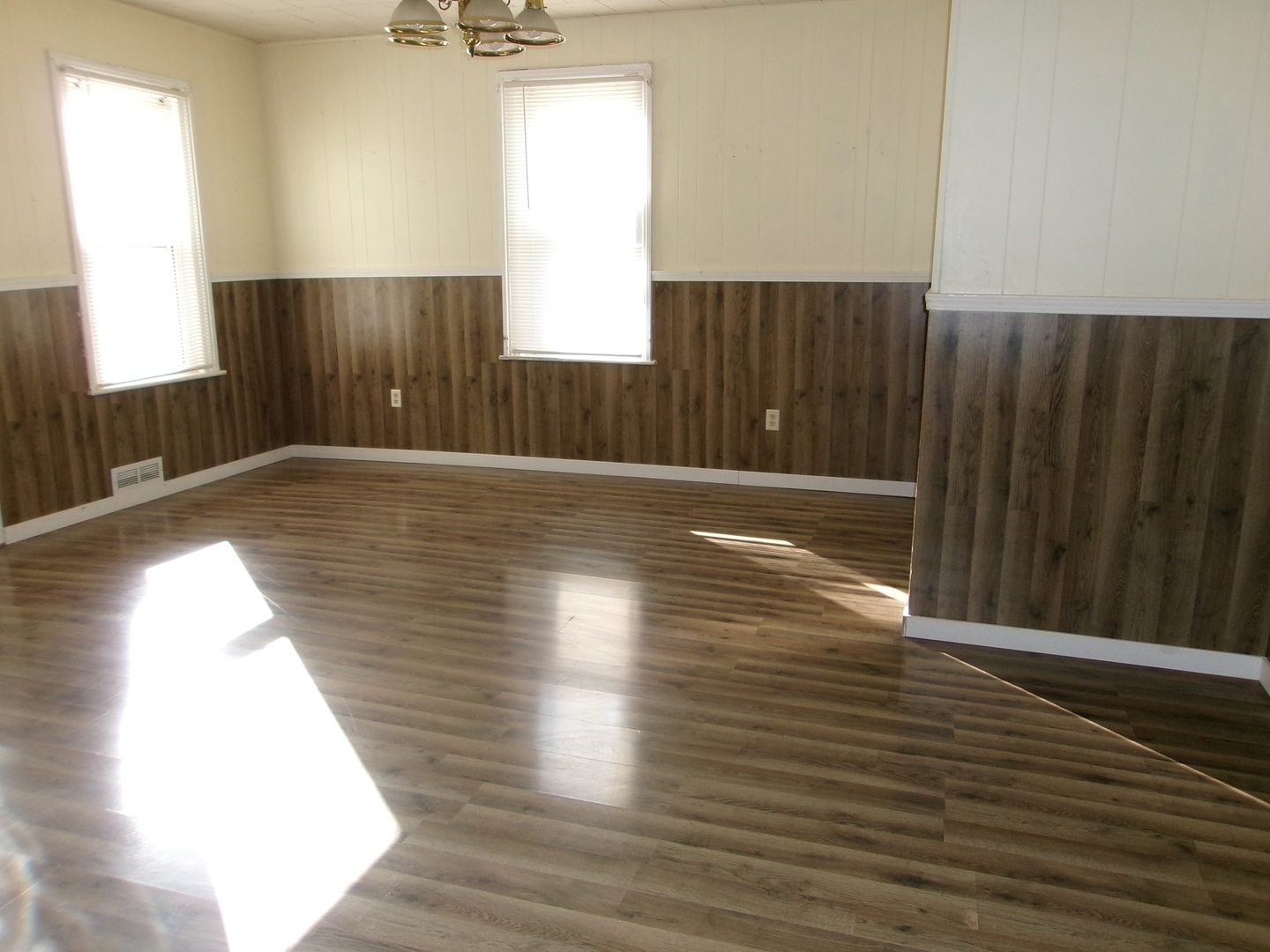 1015 8th Street Property Photo 4