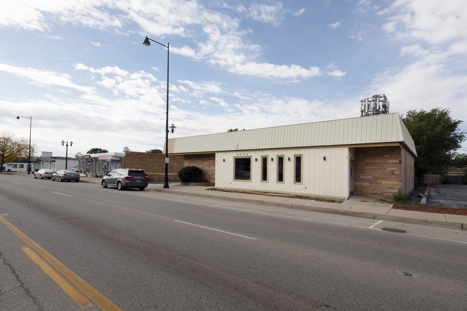 9224 Waukegan Road Property Photo 30