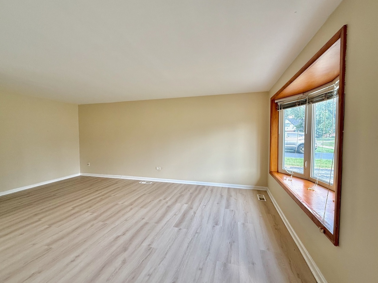 163 W Raye Drive Property Photo 3