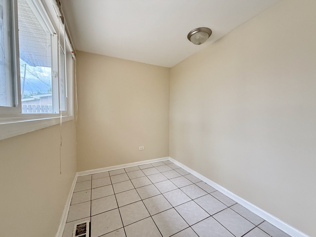 163 W Raye Drive Property Photo 5