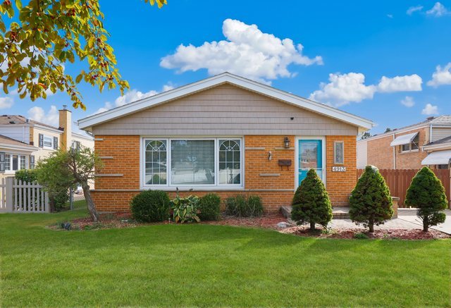 4913 W 105th St Property Photo 1