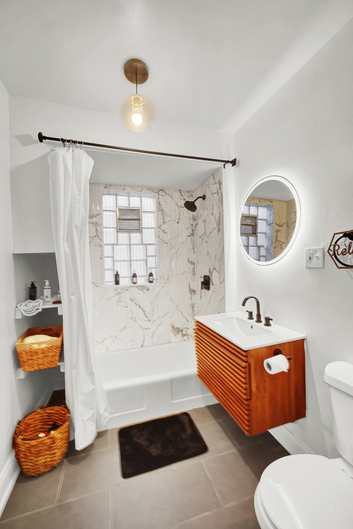 2854 S Central Park Avenue Property Photo 5