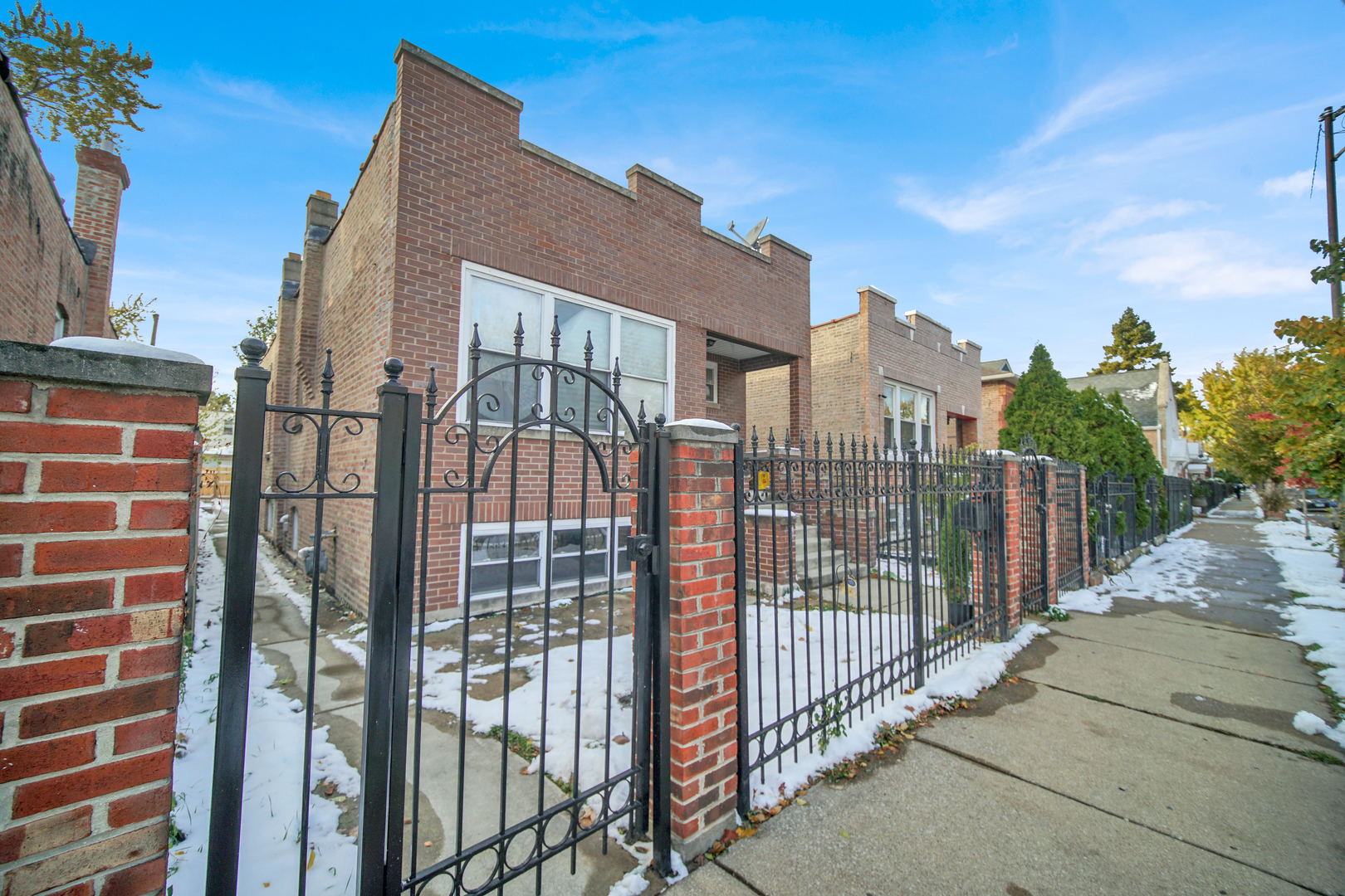 2854 S Central Park Avenue Property Photo 8