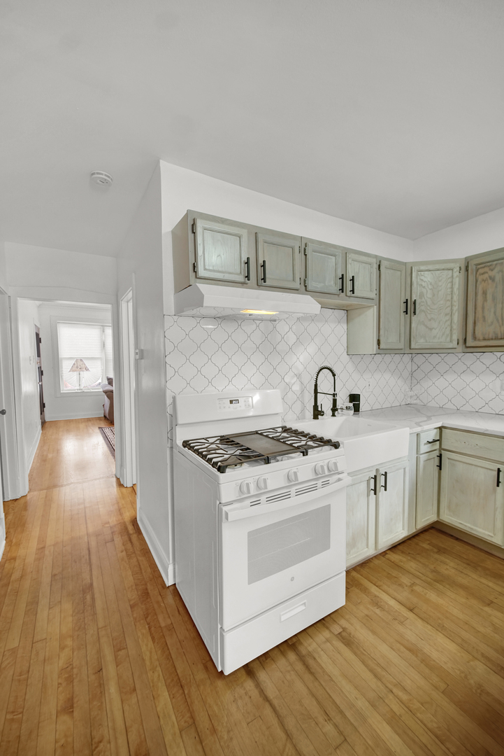 2854 S Central Park Avenue Property Photo 12
