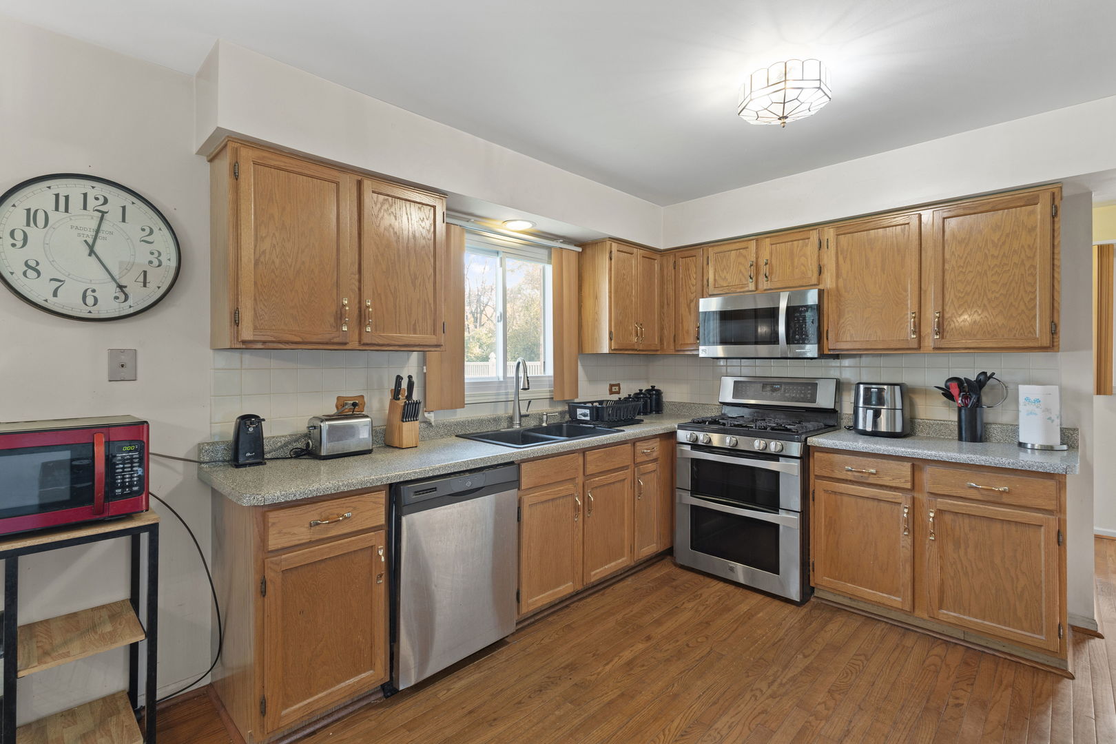 22403 Millard Avenue Property Photo 7
