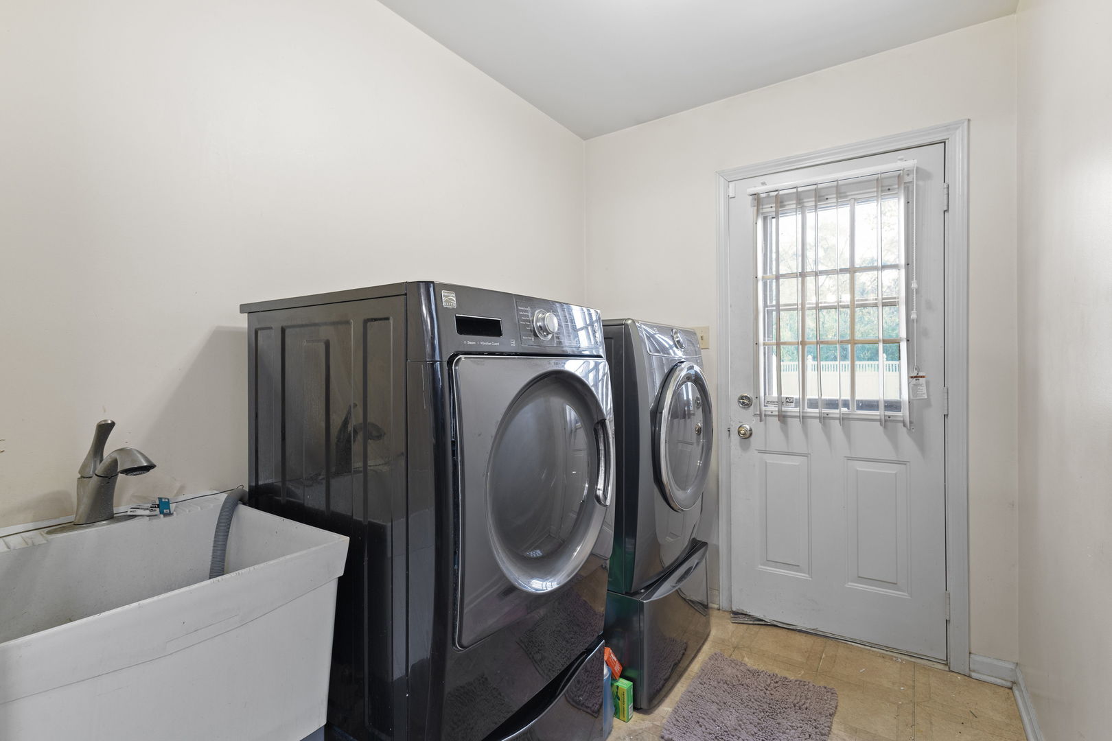 22403 Millard Avenue Property Photo 13