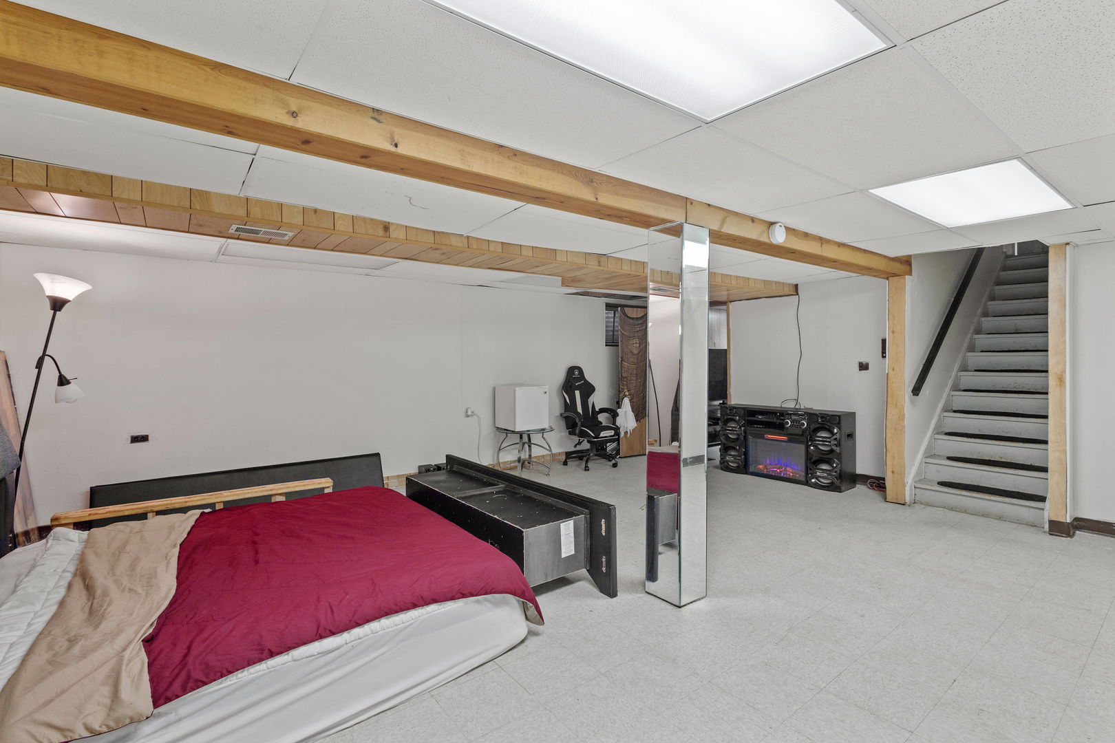 22403 Millard Avenue Property Photo 14