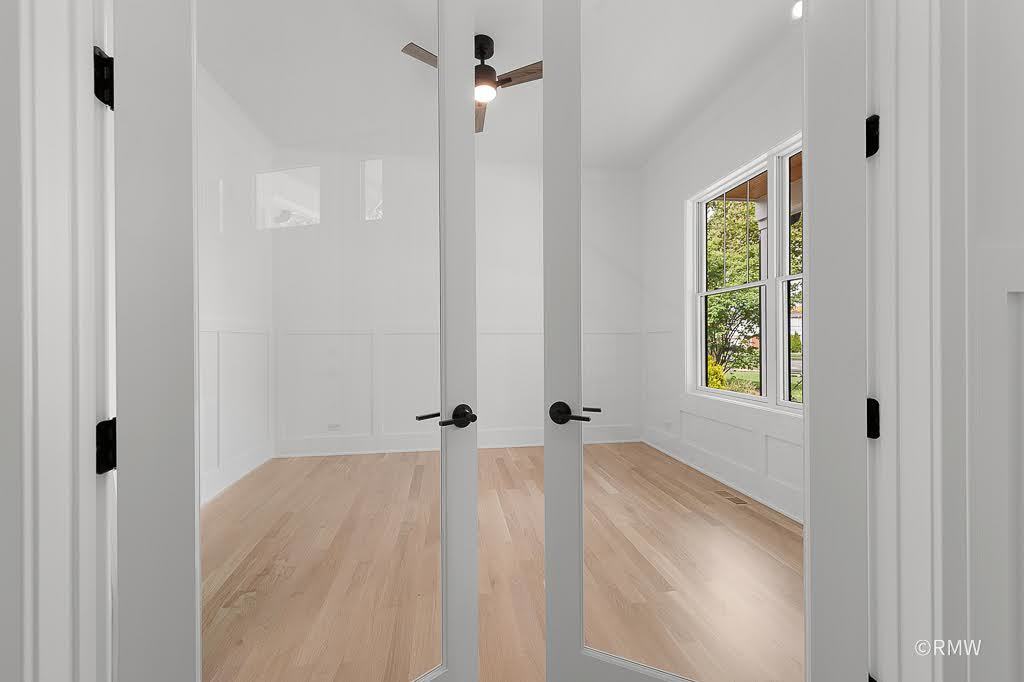 444 E Schiller Street Property Photo 3