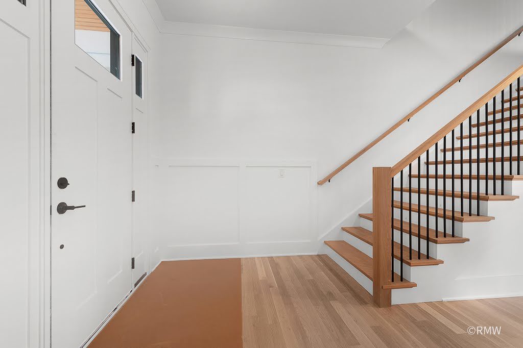 444 E Schiller Street Property Photo 5